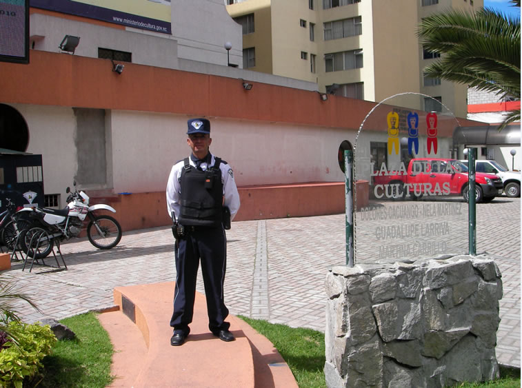 Empresa de seguridad y guardias de vigilancia privado - SEGSALVAS , Quito - Ecuador